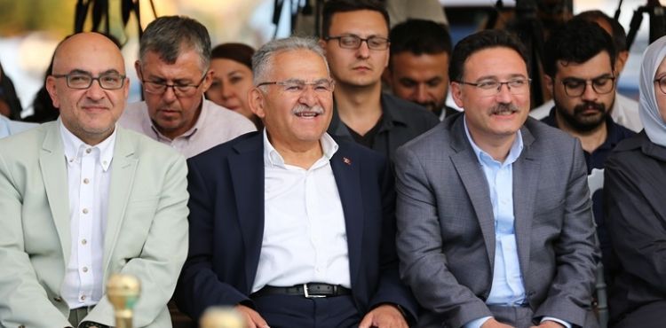 VALİ ÇİÇEK’TEN BAŞKAN BÜYÜKKILIÇ’A “VEFA” TEŞEKKÜRÜ