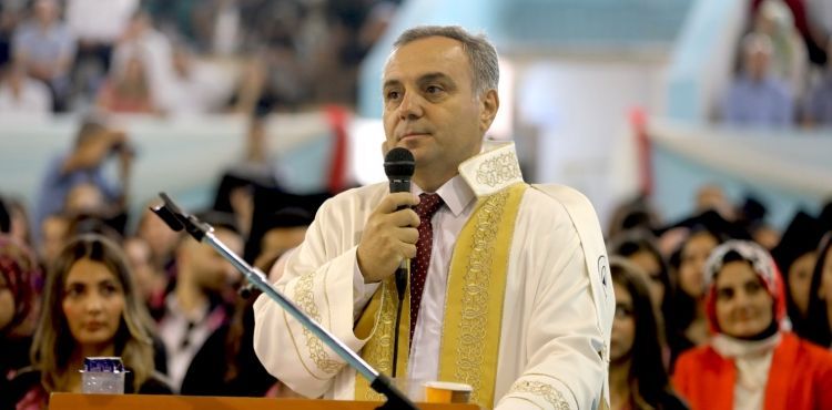 ERÜ Mühendislik Fakültesi 2022-2023 Eğitim-Öğretim Dönem Mezunlarını Verdi