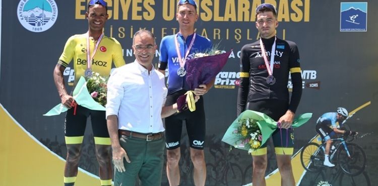 Erciyes Uluslararası Yol Bisiklet Yarışları Grand Prix Kültepe Etabı Nefes Kesti
