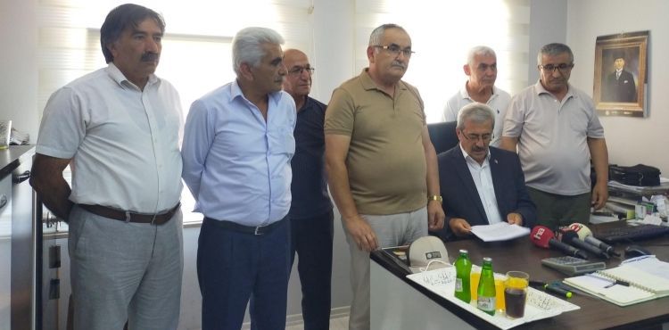 CHP’de istifa depremi