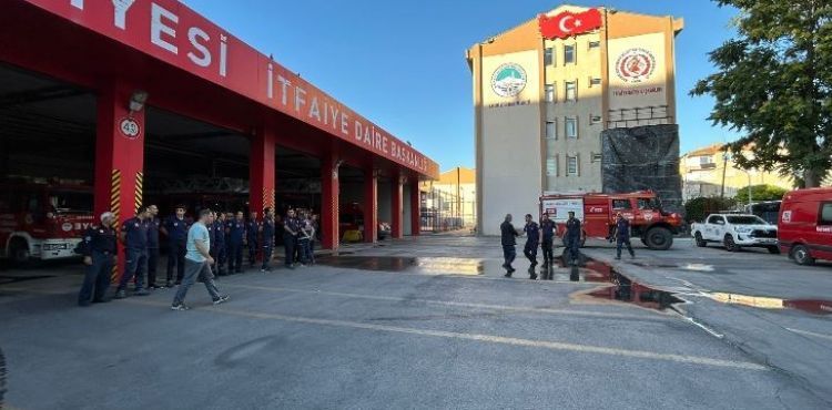 ANTALYA’DAKİ YANGINLARDA CANLA BAŞLA GÖREV YAPAN KAYSERİ İTFAİYESİ KENTE DÖNDÜ