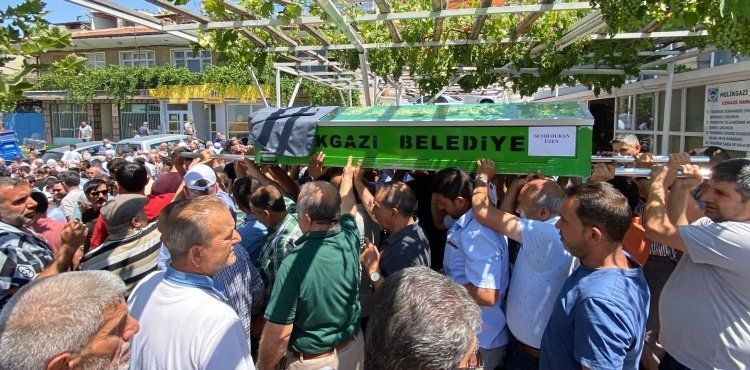 Çatı yangınında vefat eden işçi defnedildi