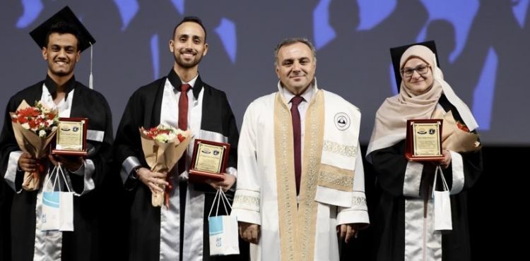 Erciyes Üniversitesi İletişim Fakültesi 17. Dönem Mezunlarını Verdi
