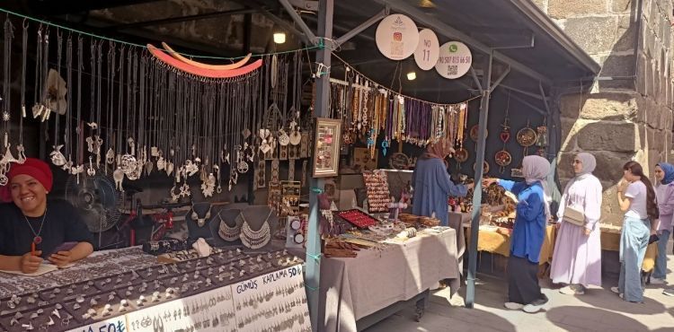 Tarihi Kayseri Kalesi’ndeki Sanatçılar Sokağı, ziyaretçilerini bekliyor