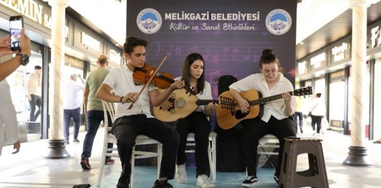 MELİKGAZİ SOKAK KONSERLERİ BAŞLADI