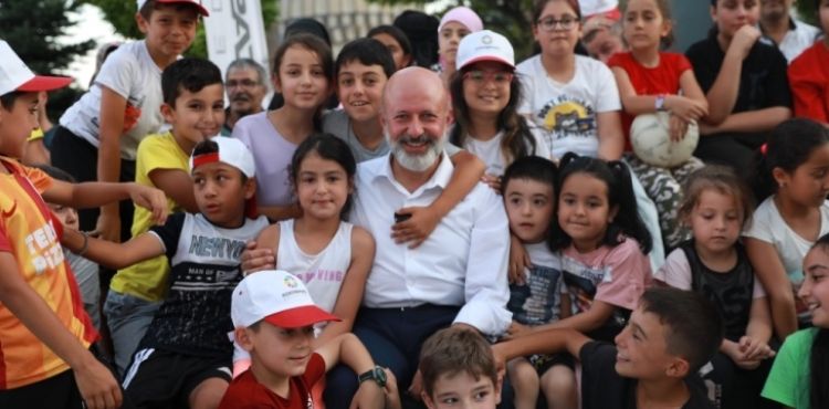 BAŞKAN ÇOLAKBAYRAKDAR; “ETKİNLİKLERİMİZLE SOKAKLAR, CIVIL CIVIL ÇOCUK SESLERİYLE ŞENLENİYOR”