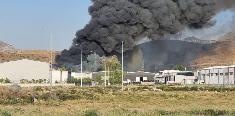 Mobilya fabrikasında yangın