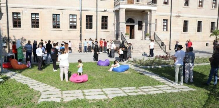 MELİKGAZİ’DE DOĞAYLA İÇ İÇE İNGİLİZCE KAMPI BAŞLIYOR