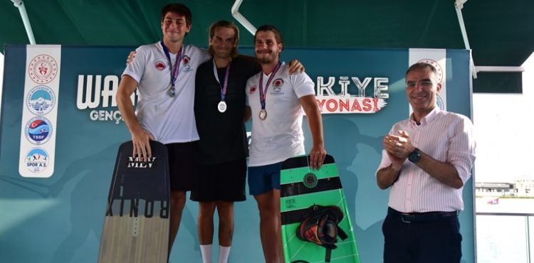 BÜYÜKŞEHİR’İN EV SAHİPLİĞİ YAPTIĞI WAKEBOARD TÜRKİYE ŞAMPİYONASI’NDA ÖDÜLLER SAHİPLERİNİ BULDU