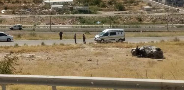 İçerisinde uyuşturucu bulunan hafif ticari araç polisten kaçarken kaza yaptı