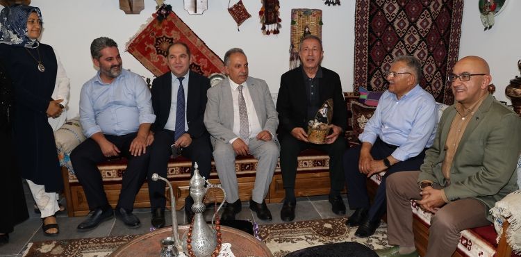 HULUSİ AKAR’DAN MEVLANA MEYDANI’NA TAM NOT