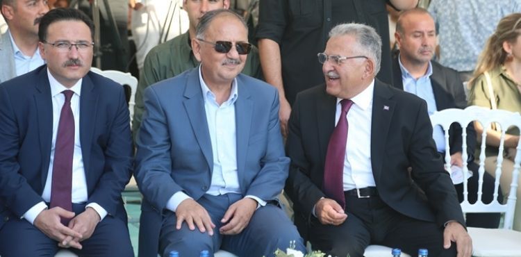 ÖZHASEKİ: “MEMDUH BAŞKANIMLA 40 YILLIK ARKADAŞLIĞIMIZ VAR”