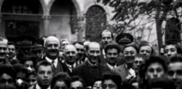 Atatürk’ün 1930 Kayseri Lisesi ziyareti