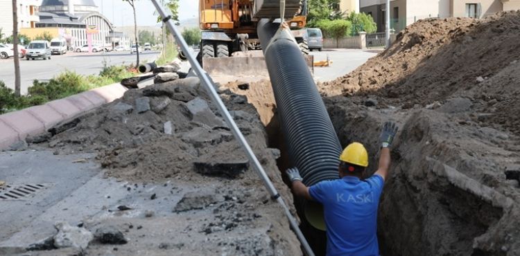 KASKİ, ALTINOLUK MAHALLESİ’NDE YAĞMUR SUYU HATLARINI GÜÇLENDİRDİ