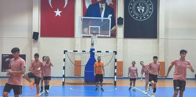 Beyzbol milli takımı Erciyes’te kamp yapıyor