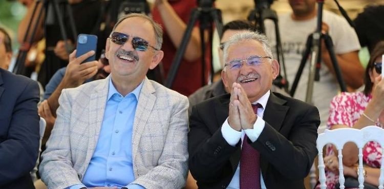 BAKAN ÖZHASEKİ VE BAŞKAN BÜYÜKKILIÇ, BÜYÜKŞEHİR’İN 11’İNCİ KÜTÜPHANESİNİ AÇTI