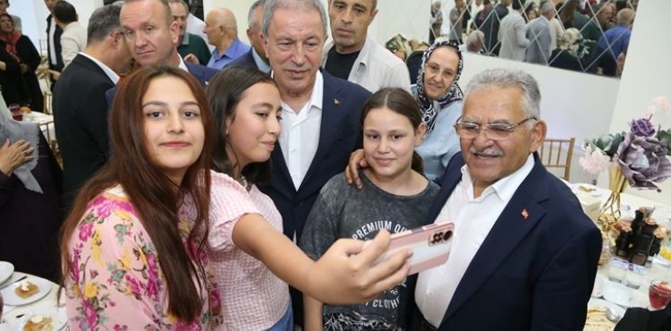 AKAR, ÇİÇEK VE BÜYÜKKILIÇ, ŞEHİT AİLELERİ VE GAZİLERLE BULUŞTU
