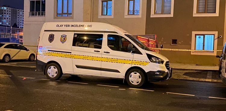 Sekizinci kattaki evinin balkonundan düşen şahıs ağır yaralandı
