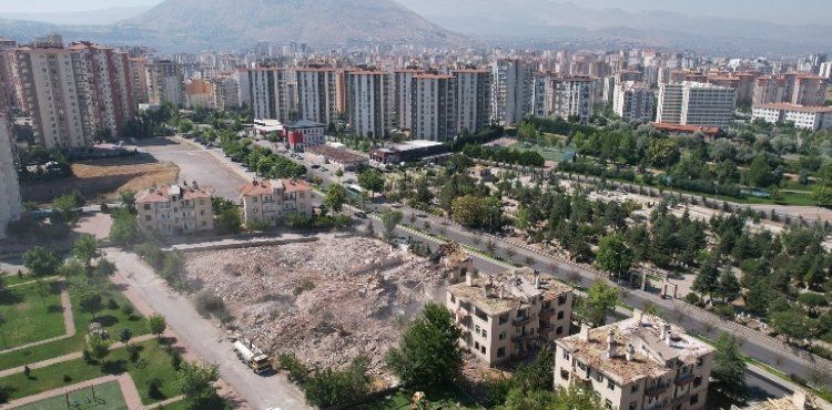 TALAS DÖNÜŞÜYOR, BİNALAR GÜÇLENİYOR