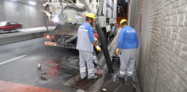 KAYSERİ BÜYÜKŞEHİR, KUVVETLİ YAĞIŞ SONRASI YOĞUN MESAİDE