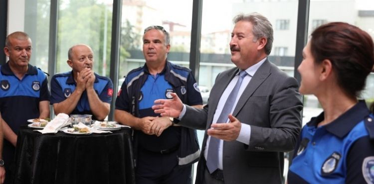 BAŞKAN PALANCIOĞLU, ZABITALARLA BİR ARAYA GELEREK HAFTALARINI KUTLADI