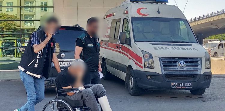 Polislerden kaçarken 1’inci kattan düşen şüpheli adliyeye sevk edildi