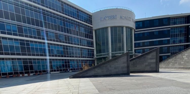 Öz ağabeyleri hakkında silahlı saldırı suçlamasında bulunan kardeş için uyuşturucu iddiası
