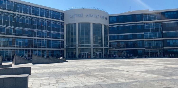 Bir kişi uyuşturucu almaları için 35 bin lira verdiği arkadaşlarına dava açtı