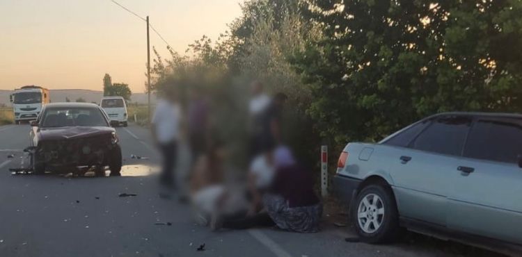Kayseri-Ankara yolunda kaza: 2 araç çarpıştı