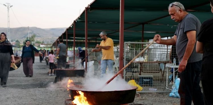 TALAS'TA PİKNİK HAVASINDA KIŞ HAZIRLIKLARI