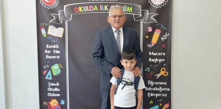 BAŞKAN BÜYÜKKILIÇ, İLMİYE-AHMET NURİ BÜYÜKKILIÇ İLKOKULU’NDA MİNİKLERİN HEYECANINA ORTAK OLDU