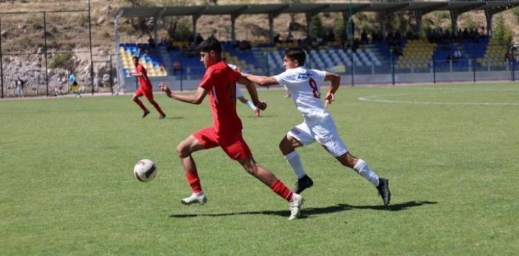 HACILAR FEVZİ MERCAN STADYUMU GÖZ DOLDURUYOR