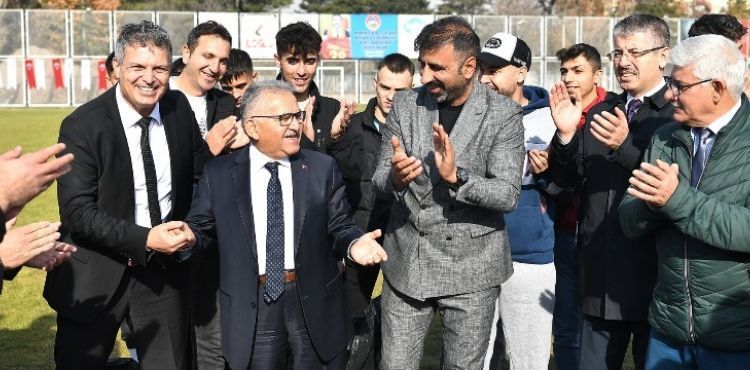 BÜYÜKŞEHİR, AMATÖR SPOR KULÜPLERİNE 1,5 MİLYON TL’LİK MALZEME DESTEĞİ VERECEK