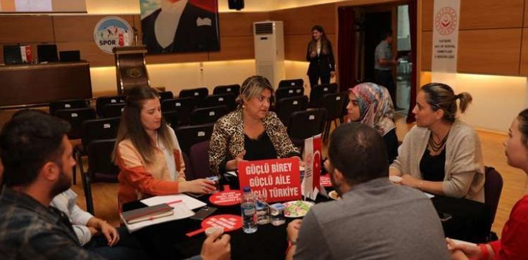 “Güçlü Ailenin Toplum İçin Önemi” Konulu Aile Çalıştayı Gerçekleştirildi