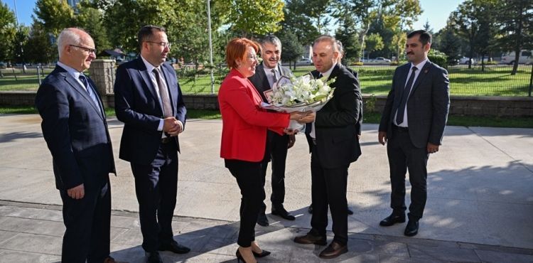 Tarım ve Orman İl Müdürü Bülent Saklav, göreve başladı