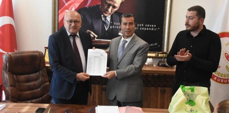 CHP İl Başkanı Keskin, mazbatasını aldı