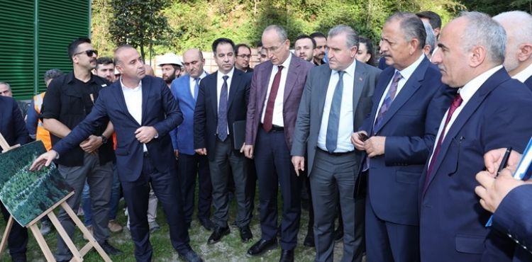 BAKAN ÖZHASEKİ, AYDER YAYLASI’NDA YAPILAN ÇALIŞMALARI İNCELEDİ: “AYDER YAYLASI HERKESİN İFTİHAR EDECEĞİ BİR YER OLACAK”