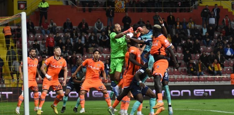 Kayserispor - Başakşehir golsüz berabere kaldı