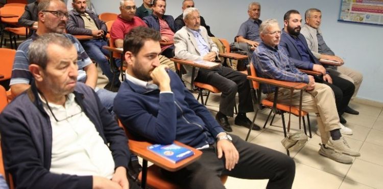 MELİKGAZİ’DE BİLİNÇLİ BAL ÜRETİMİ İÇİN ARICILIK KURSU VERİLİYOR