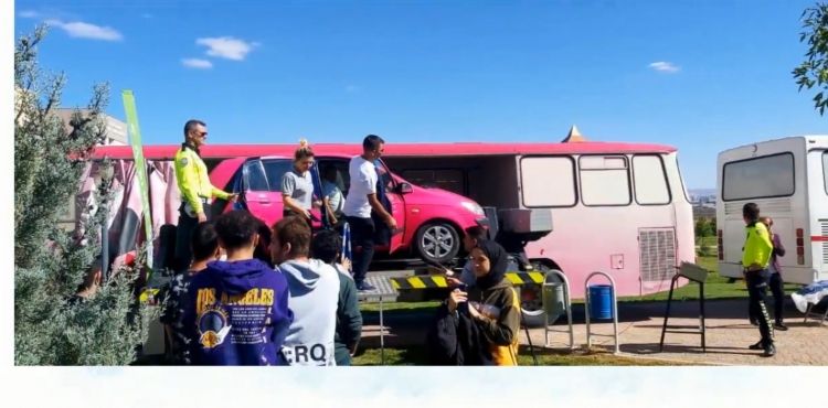 Trafik ekipleri 9 ayda 70 bin 755 vatandaşa emniyet kemeri kullanım eğitimi verdi