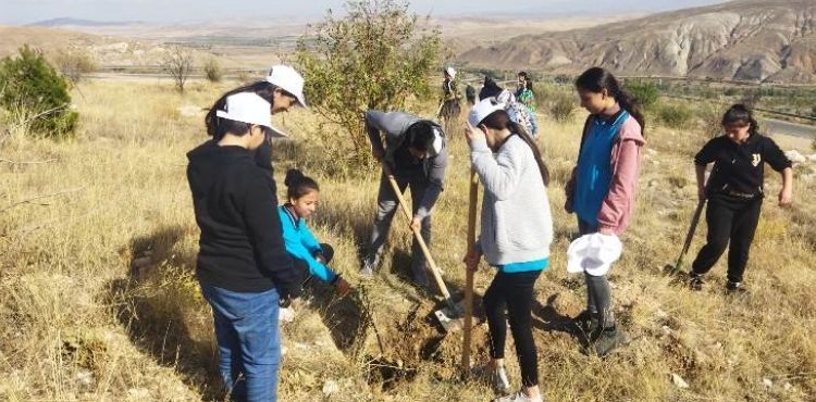 Büyükşehir, Kentin Dört Bir Yanını Yeşil Ağlarla Örüyor