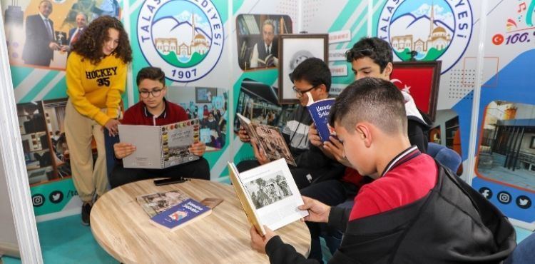 KİTAP FUARI’NDA TALAS STANDINA İLGİ BÜYÜK