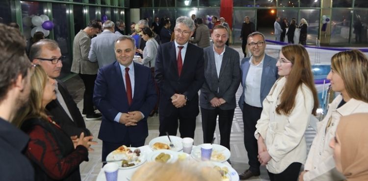 Rektör Prof. Dr. Altun, Akademisyenler ile Bir Araya Gelmeye Devam Ediyor