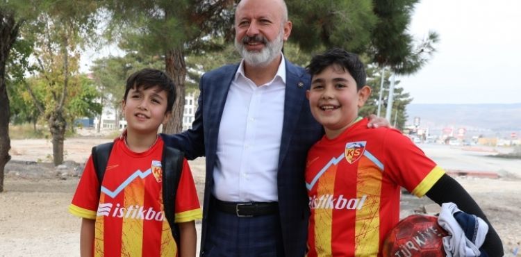 , “ÇOCUKLAR İÇİN AĞAÇ EVİNDE OLDUĞU ÇOK FONKSİYONLU PARK YAPIYORUZ”