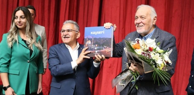BAŞKAN BÜYÜKKILIÇ, BÜYÜK İLGİ GÖREN YAZAR İLBER ORTAYLI’NIN SÖYLEŞİSİNE KATILDI