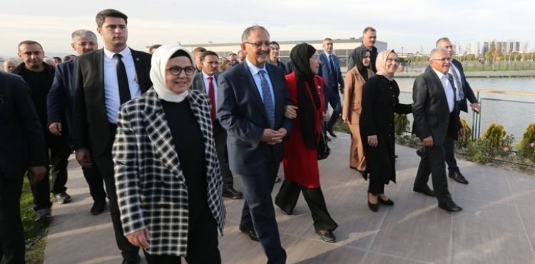 BAKAN ÖZHASEKİ VE BAŞKAN BÜYÜKKILIÇ, KAYSERİ GASTRONOMİ GÜNLERİ’NDE