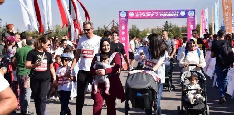 BÜYÜKŞEHİR’DEN 1000 KİŞİLİK TÜRKİYE YÜZYILI CUMHURİYET KOŞUSU