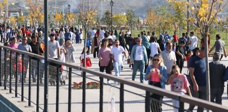 KAYSERİ, RECEP TAYYİP ERDOĞAN MİLLET BAHÇESİ’NE AKIN EDİYOR