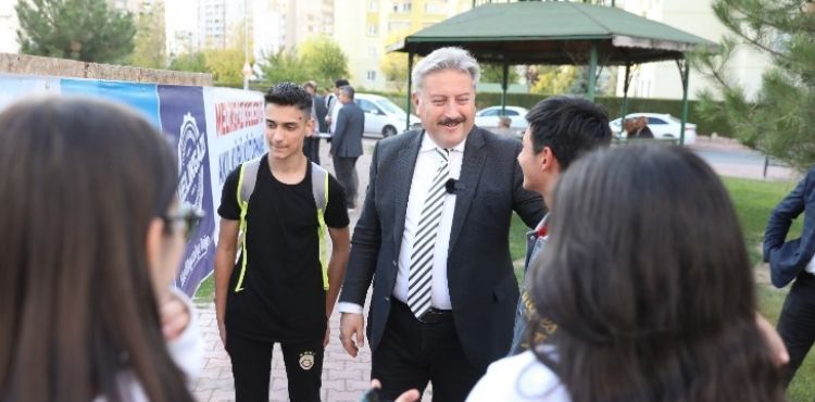 MELİKGAZİ’DEN İLDEM’E İKİNCİ AKIL KÜPÜ KÜTÜPHANESİ MÜJDESİ
