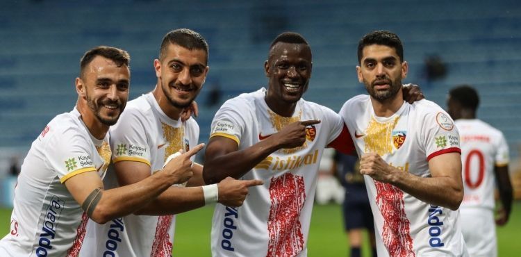Kayserispor milli maç nedeniyle verilen araya moralli girdi